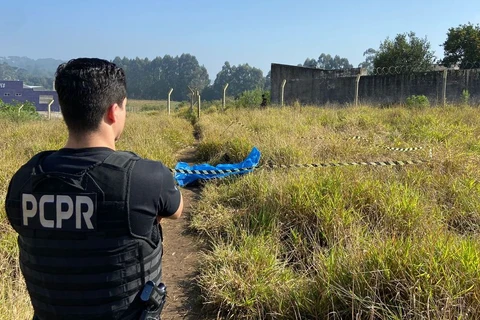 Mulher é encontrada morta a golpes de faca, em Castro