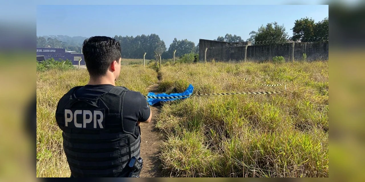 Mulher é encontrada morta a golpes de faca, em Castro