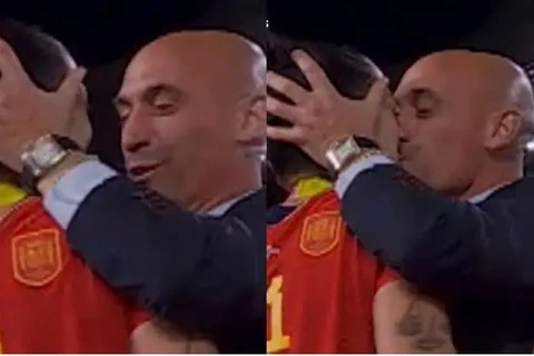 Presidente de federação espanhola beija jogadora na boca, após repercussão pede desculpas