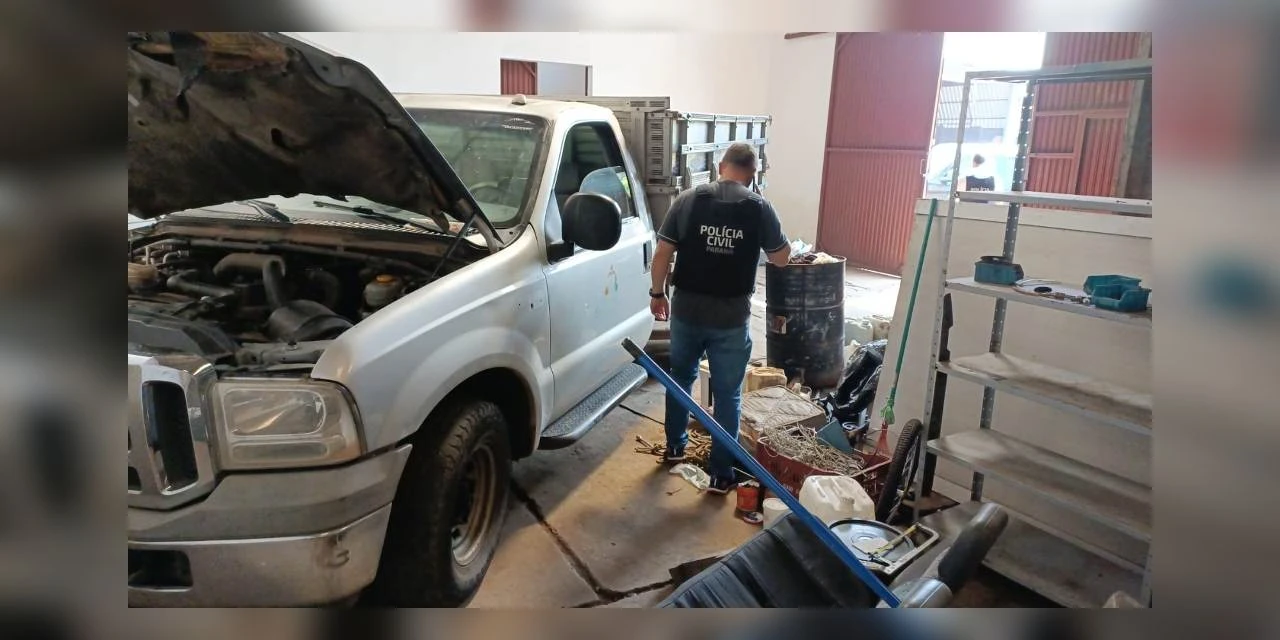 Policia encontra desmanche de carros e recupera caminhonete furtada, em PG