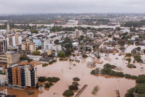 Ciclone deixa 22 mortos e causa enchentes na Região Sul