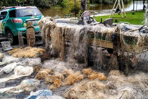Operação aquática no feriado de 7 de setembro apreende 6 mil metros de redes no Rio Iguaçu