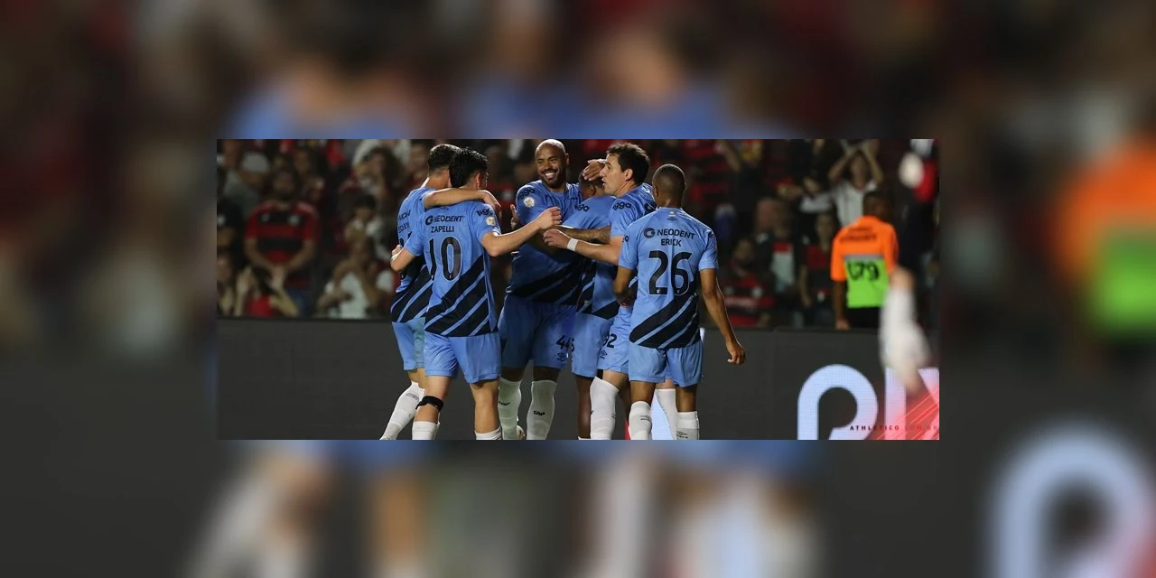 Athletico vence Flamengo por 3 a 0 pelo Brasileirão