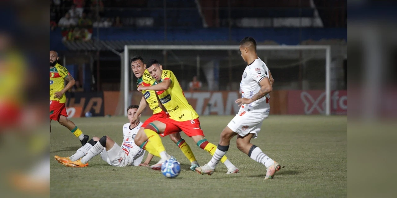 Operário leva 3 gols em poucos minutos e se complica na Serie C