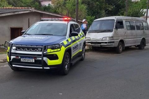 Prefeitura inicia levantamento de veículos abandonados em vias públicas e notificação de proprietários