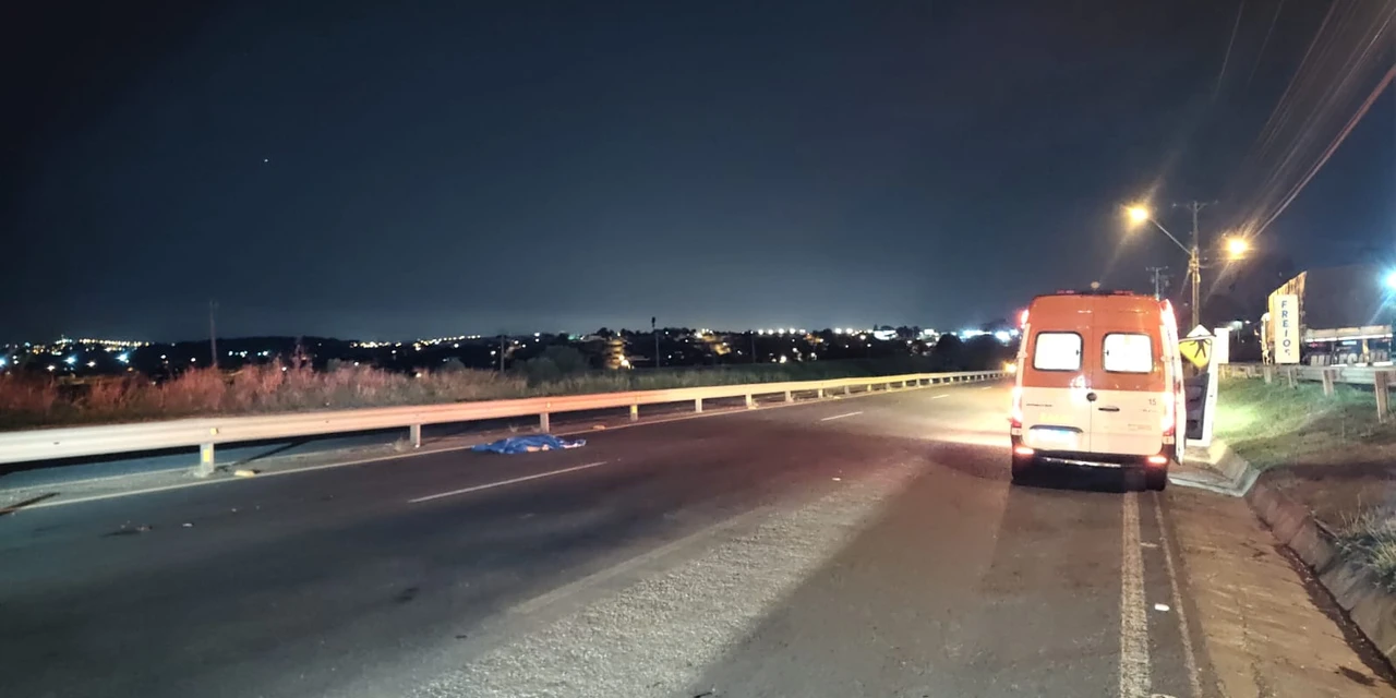 Pedestre morre atropelado na Souza Naves; motorista fugiu do local