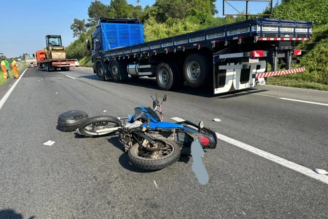 Acidente com morte deixa pista sentido Ponta Grossa da BR-277 com lentidão