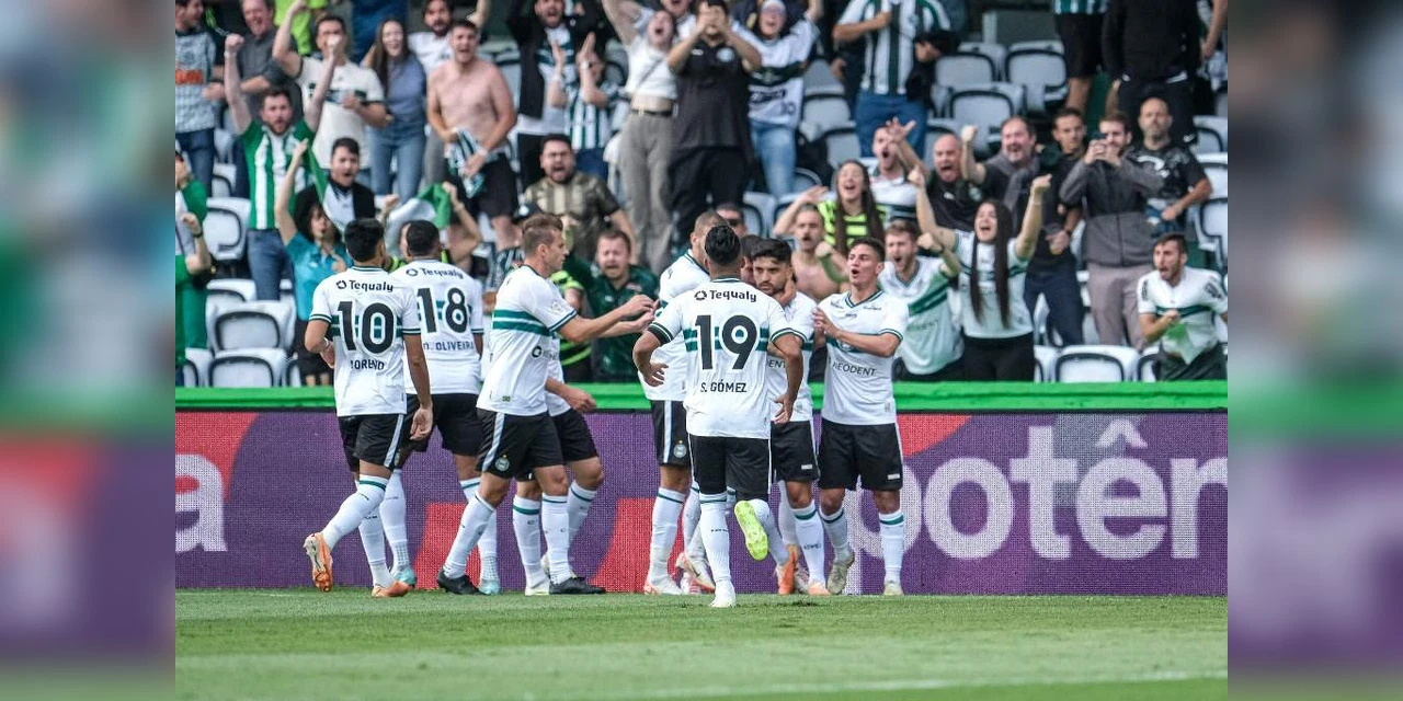 Coritiba bate o Athletico-PR por 2 a 0 no Couto Pereira, pela 25ª rodada do Brasileirão