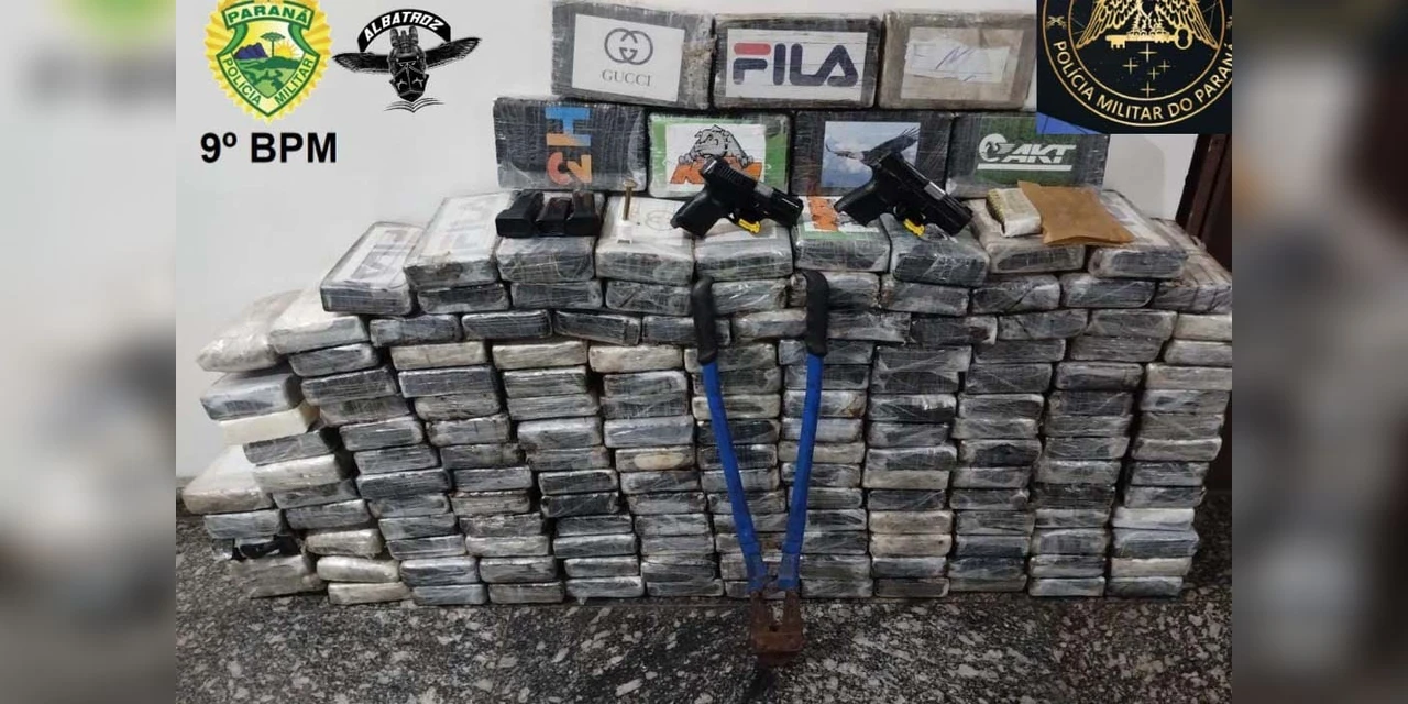 PM apreende caminhão carregado com 176 kg de cocaína