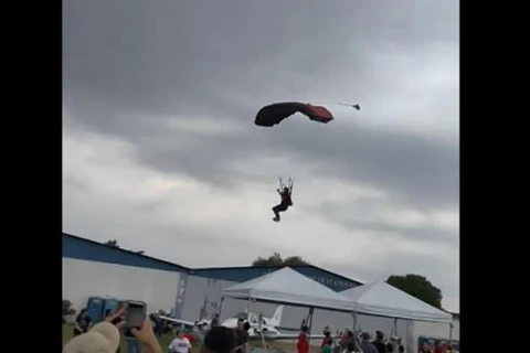 Homem morre após ser atingido por paraquedista em evento no interior de SP