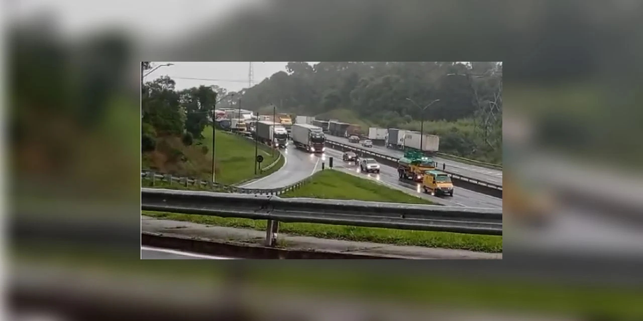 PRF e concessionária informam liberação da BR-376/PR às 07h desta sexta