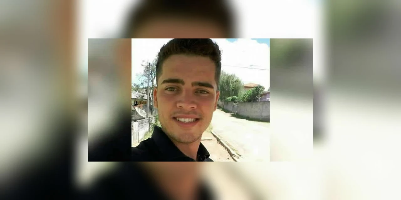 Rapaz saca arma durante abordagem policial e morre baleado; diz PM