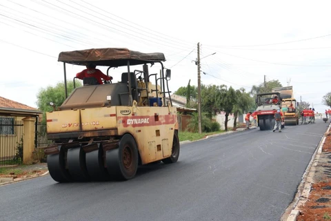 Prefeitura avança com obras de pavimentação da Vila Romana