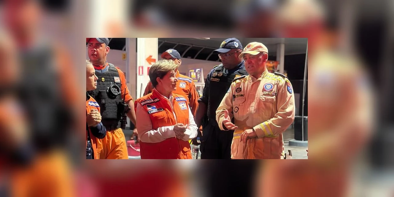 Tempestade com chuva de granizo derruba árvores e destelha casas em PG