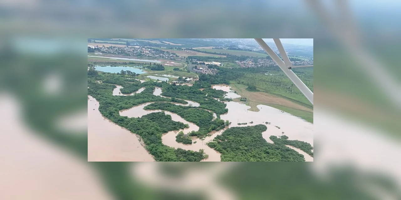 Imagens aéreas mostram alagamentos próximo ao aeroporto de PG