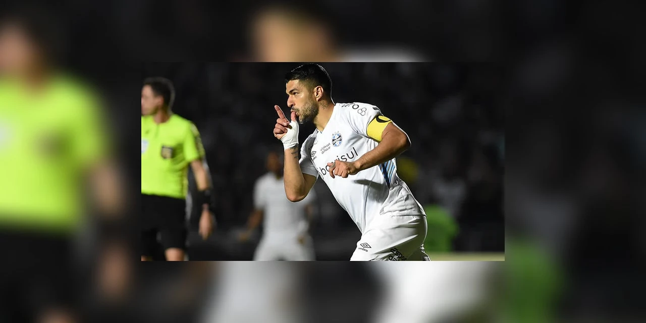 Grêmio bate o Botafogo de virada no Rio de Janeiro e divide a liderança no Brasileirão