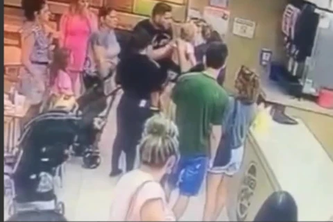 Bombeiro de férias salva bebê de 1 ano engasgado em shopping de MS; veja vídeo