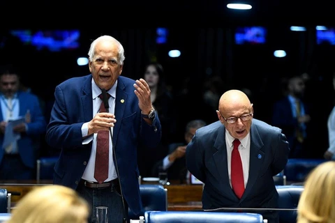 Senado aprova PEC que limita decisões individuais de ministros do STF