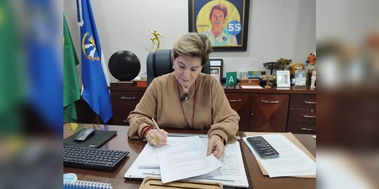 Prefeita Elizabeth abre edital para pavimentação da Estrada do Alagados