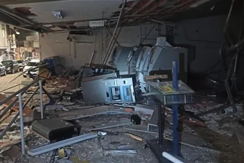 Quadrilha explode 2 agências bancárias no interior de SP