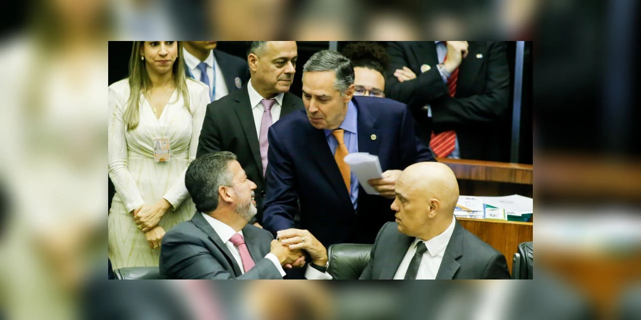 Câmara tem ao menos 52 propostas que mudam regras do STF