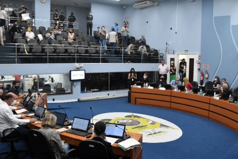 TCE manda Câmara de Ponta Grossa suspender licitação do vale-alimentação orçada em R$ 2,9 mi