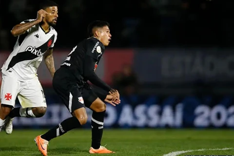 Vasco enfrenta Bragantino pela permanência na Série A