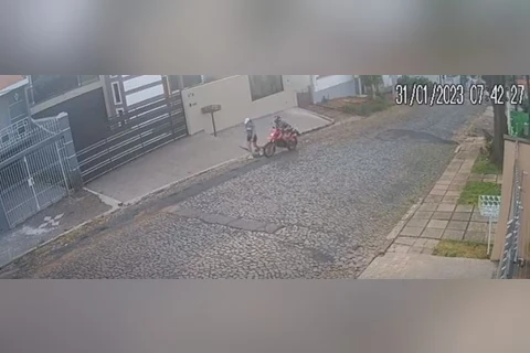 Homem que deu tapa nas nádegas de uma mulher na rua em PG é condenado por importunação sexual e lesão corporal