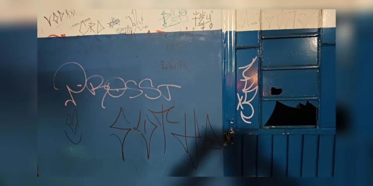 Indivíduo é preso após ser flagrado pichando estabelecimentos no centro de Ponta Grossa