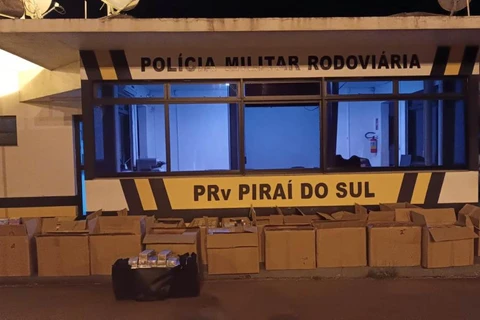 Polícia rodoviária apreende carga de cigarros eletrônicos contrabandeados em Piraí do Sul
