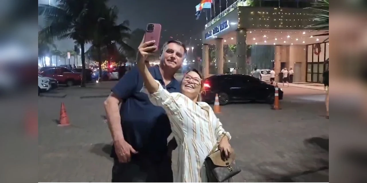 Sósia de Janja tira foto com Bolsonaro e viraliza na internet