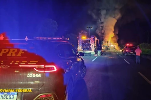 Motorista sofre queimaduras após acidente na BR 376 em Ponta Grossa