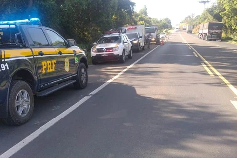 Homem morre atropelado por motorista que fugiu sem prestar socorro em Imbaú; diz PRF