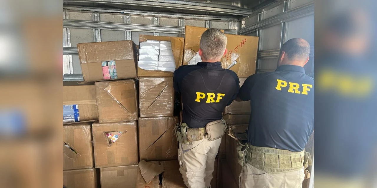 Polícia apreende celulares e cigarros eletrônicos na BR-277, em Guarapuava