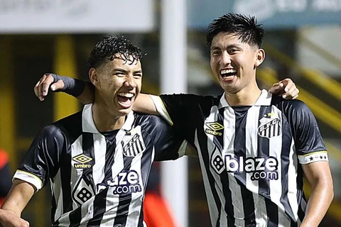 Santos triunfa para continuar em busca do quarto título da Copinha