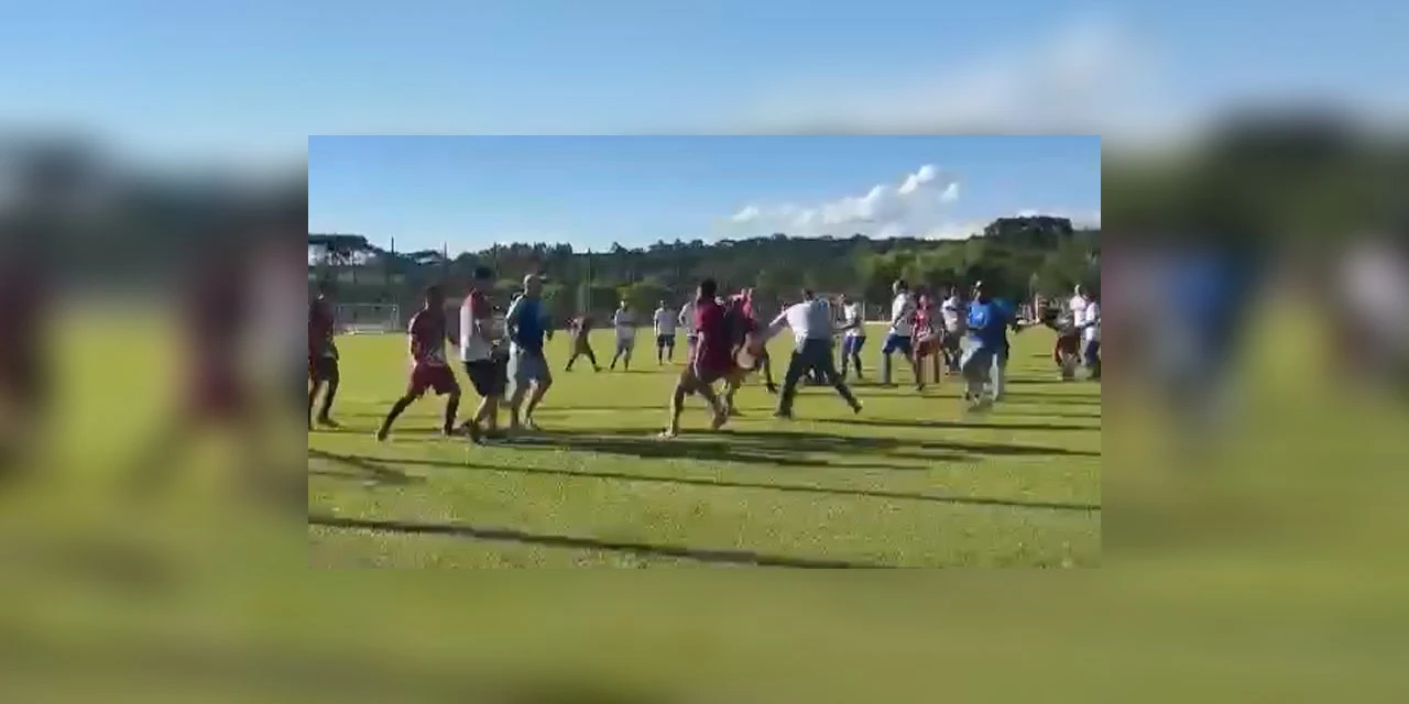 Vídeo mostra briga generalizada em jogo de futebol amador em Imbituva