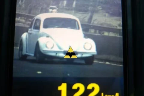 Fusca é flagrado há mais de 120 km/h em rodovia do Paraná