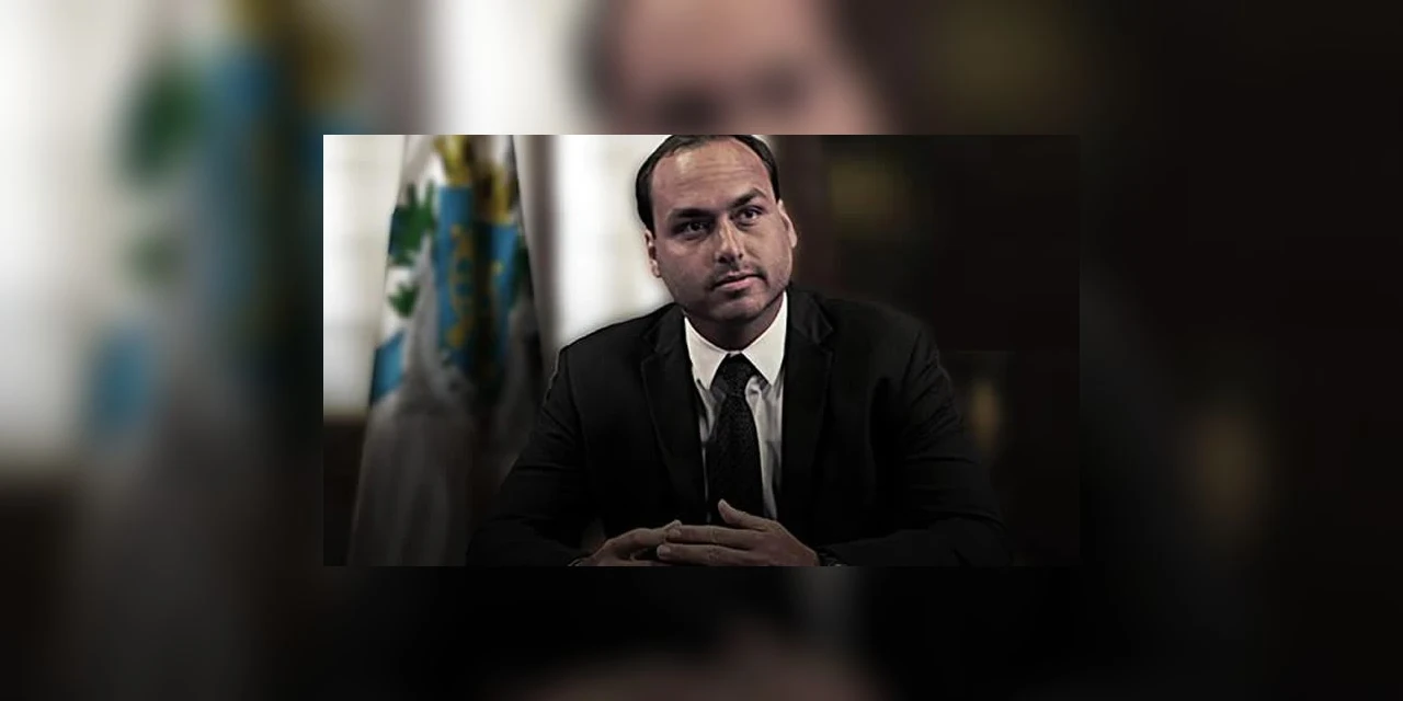 Carlos Bolsonaro é alvo da PF em caso de espionagem na Abin