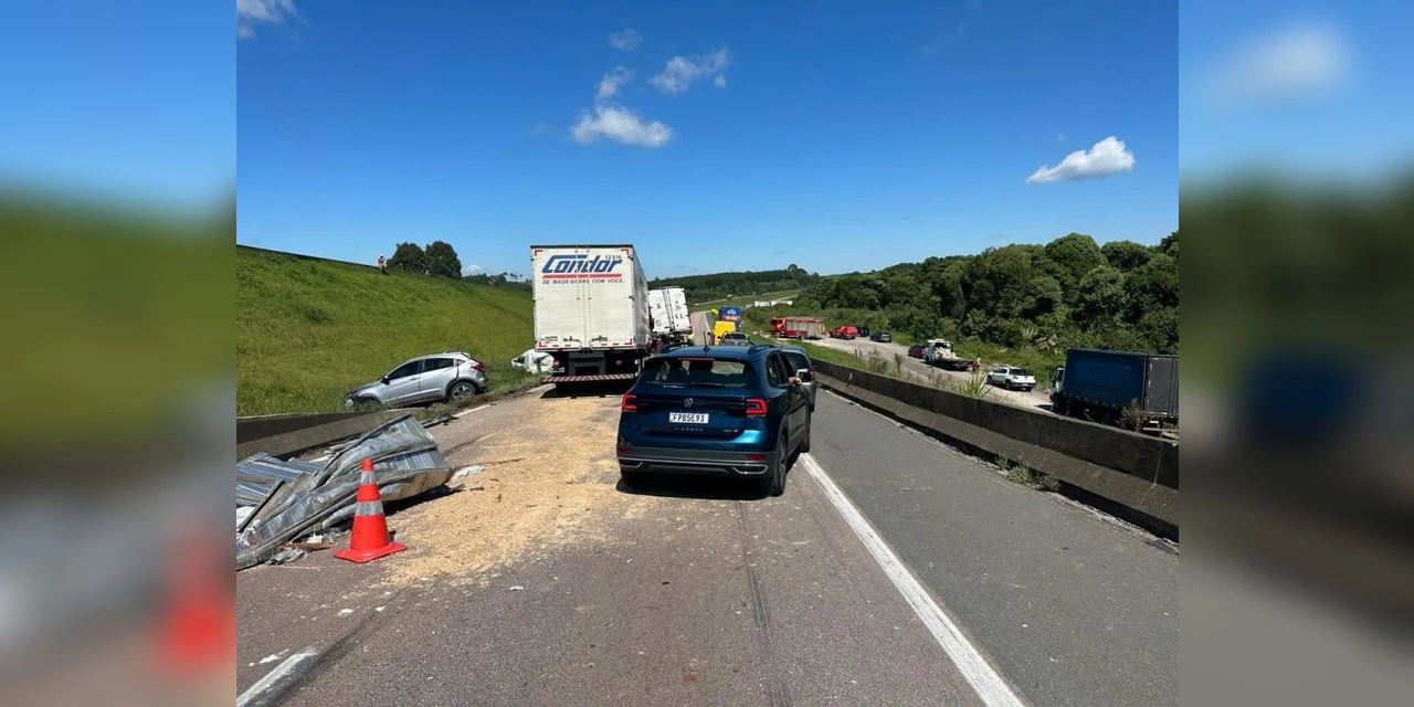 Engavetamento entre veículos deixa uma pessoa morta e outras duas feridas na BR-277, em Balsa Nova