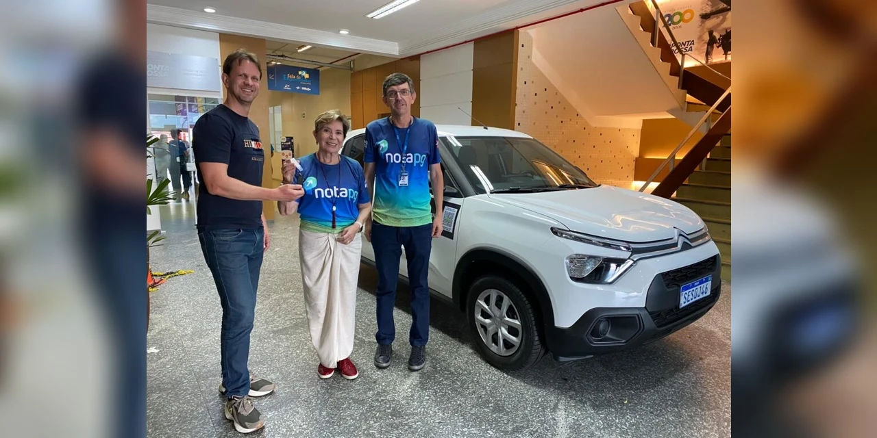 Prefeitura entrega carro zero do programa ‘Nota PG’