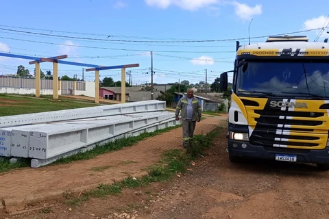 Prefeitura inicia posteamento para iluminação pública no Ouro Verde II