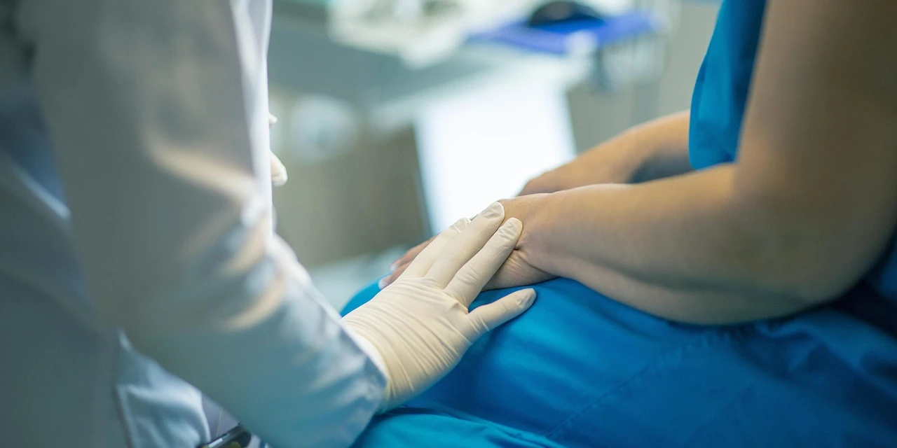 Saúde abre processo seletivo para contratação de 341 profissionais em todo o Paraná