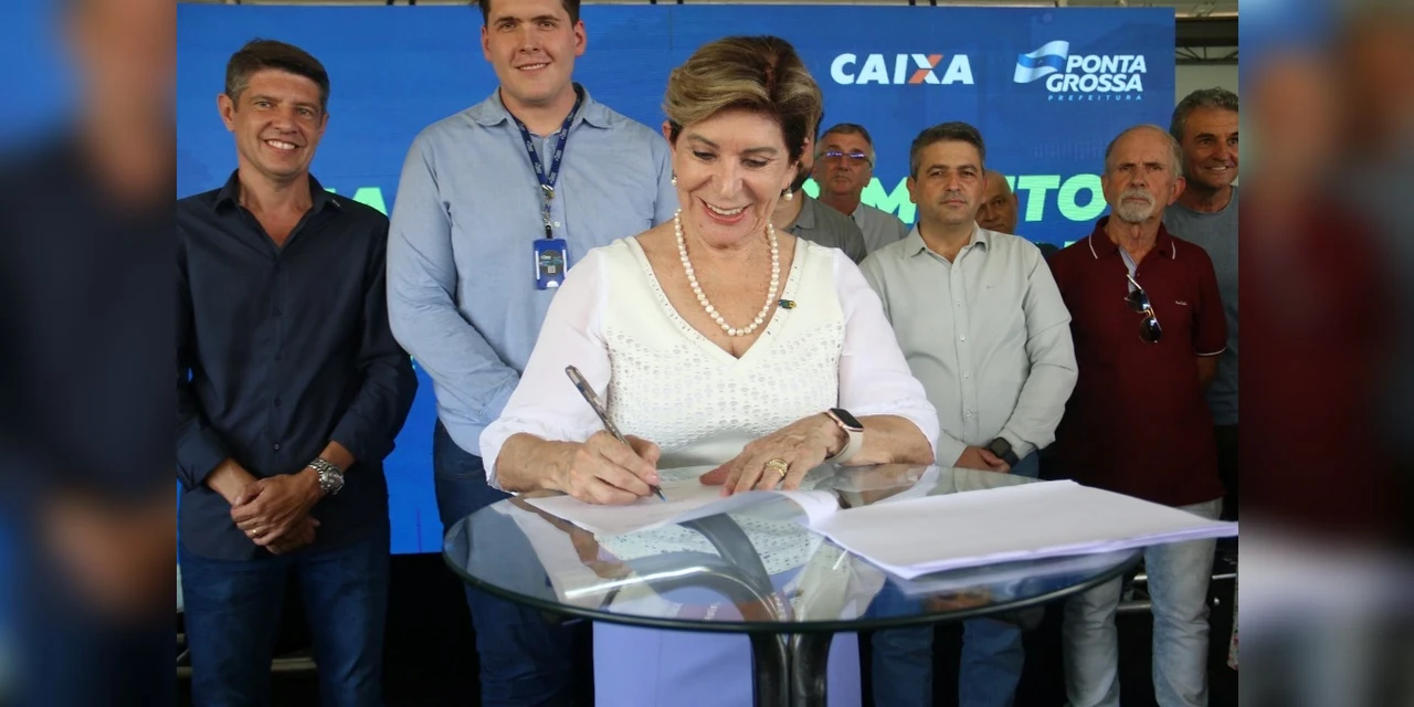 Prefeita Elizabeth assina a maior licitação de asfalto da história de Ponta Grossa