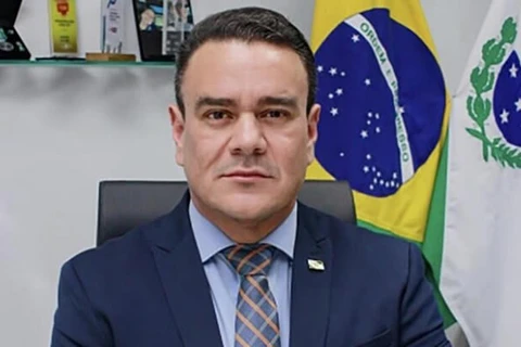 Sindicância da CGE derruba diretor jurídico da Sanepar