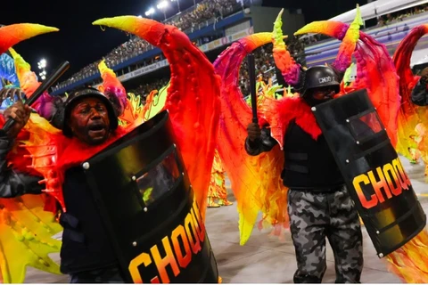 Escola que retratou PMs como diabos recebeu R$ 2,1 mi da Lei Rouanet