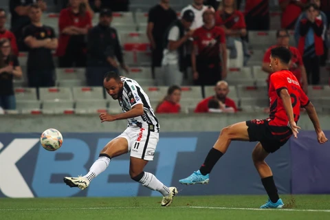 Operário empata em 0 a 0 com o Athletico na Arena pelo Paranaense