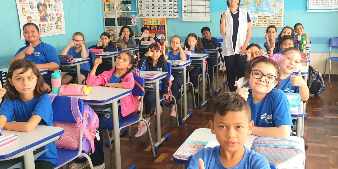 Prefeitura convoca 77 classificados em concursos na área da Educação