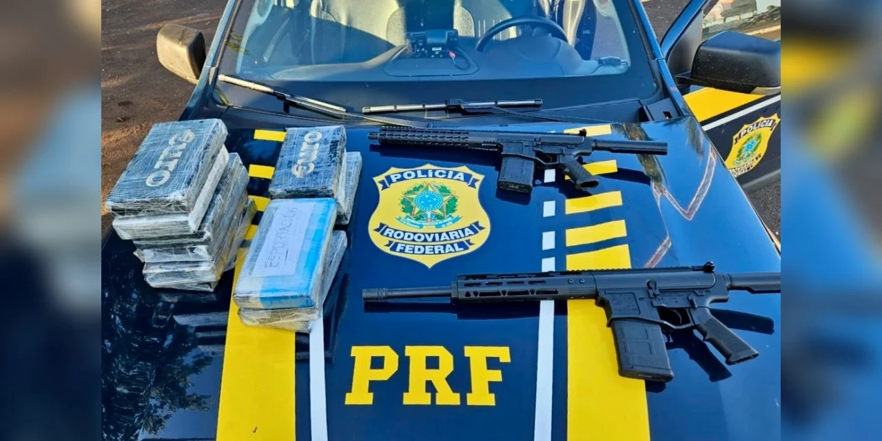 PRF apreende cocaína e fuzis no Paraná; motorista foi preso