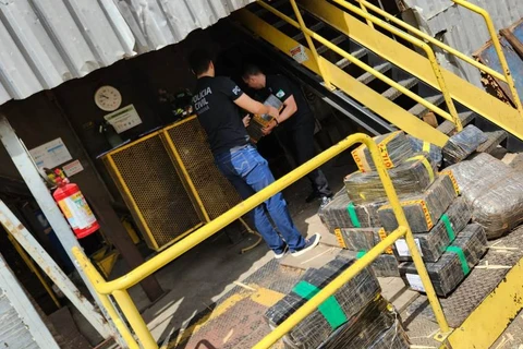 Polícia Civil e Militar realizam incineração de duas toneladas de drogas apreendidas