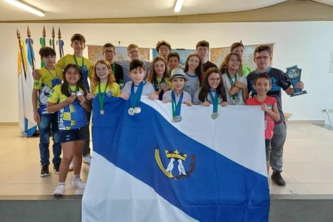 Enxadristas de PG conquistam título inédito no Circuito Regional